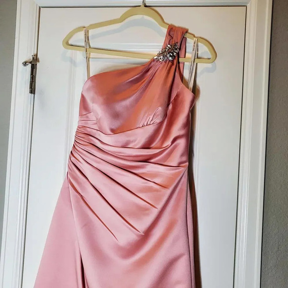 David's Bridal Pink One Shoulder Bridesmaid Dress Size 4 - Picture 6 of 12